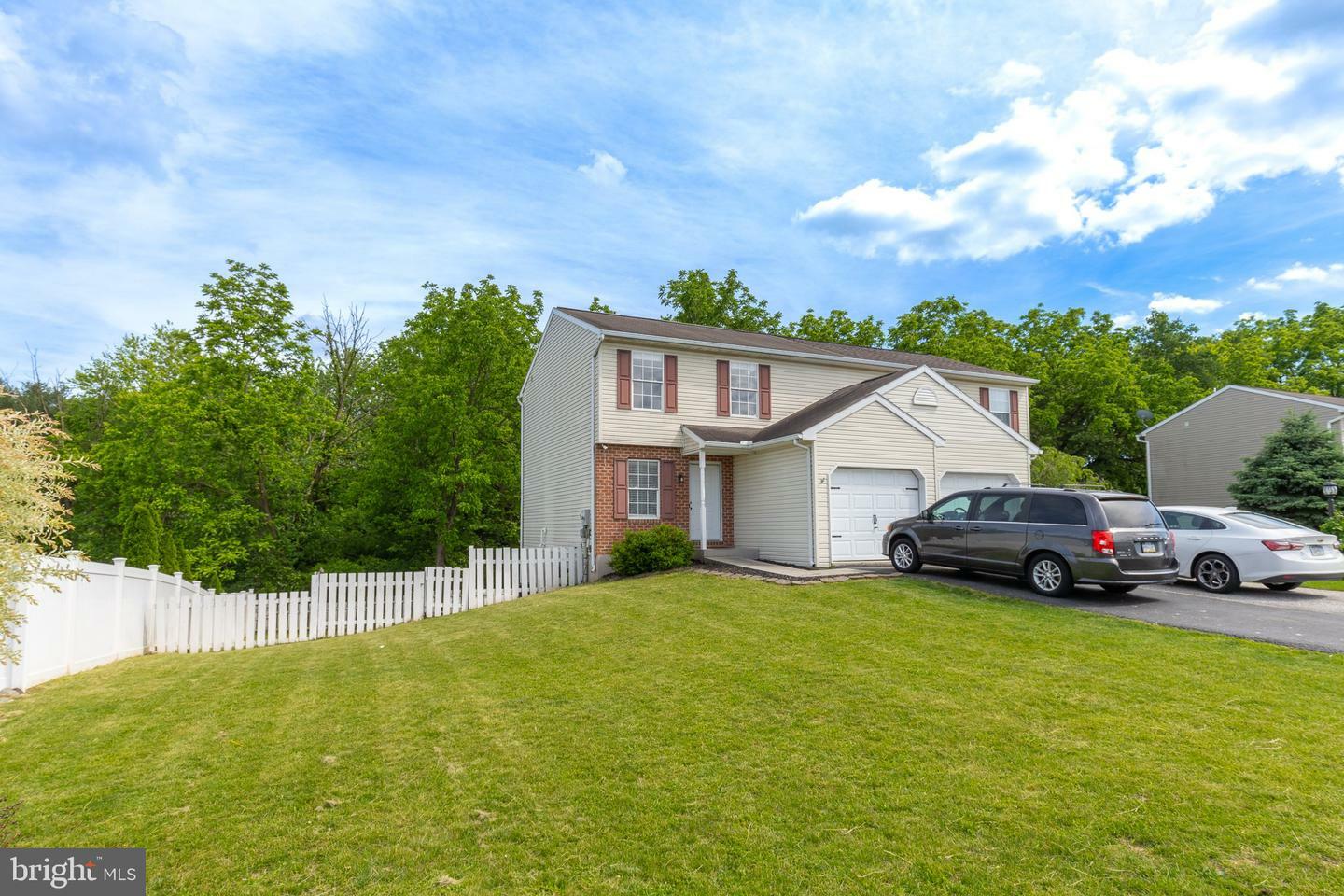 Property Photo: 2051 Wyatt Circle PA 17315