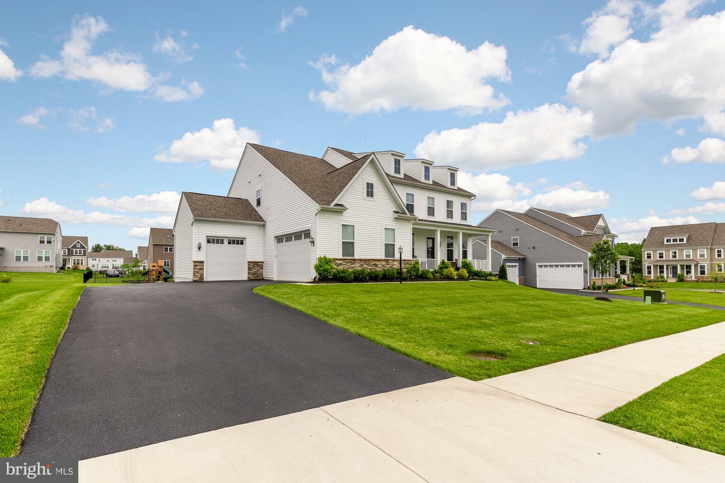 Property Photo: 15613 Althea Lane VA 20155