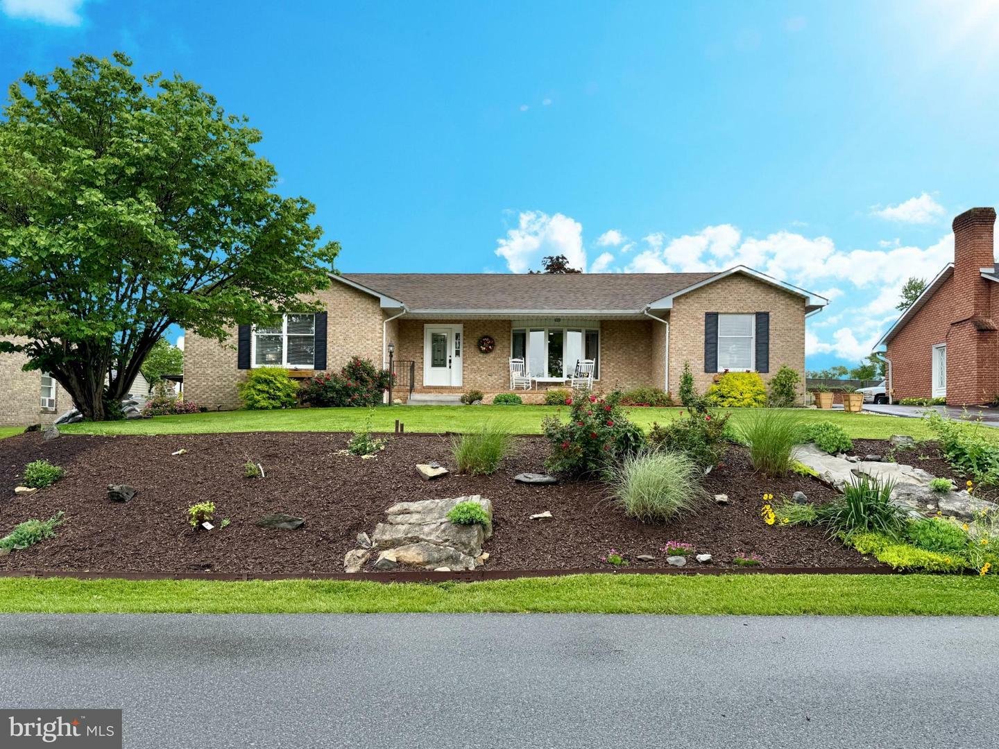 Property Photo: 104 Rosewood Drive WV 25401