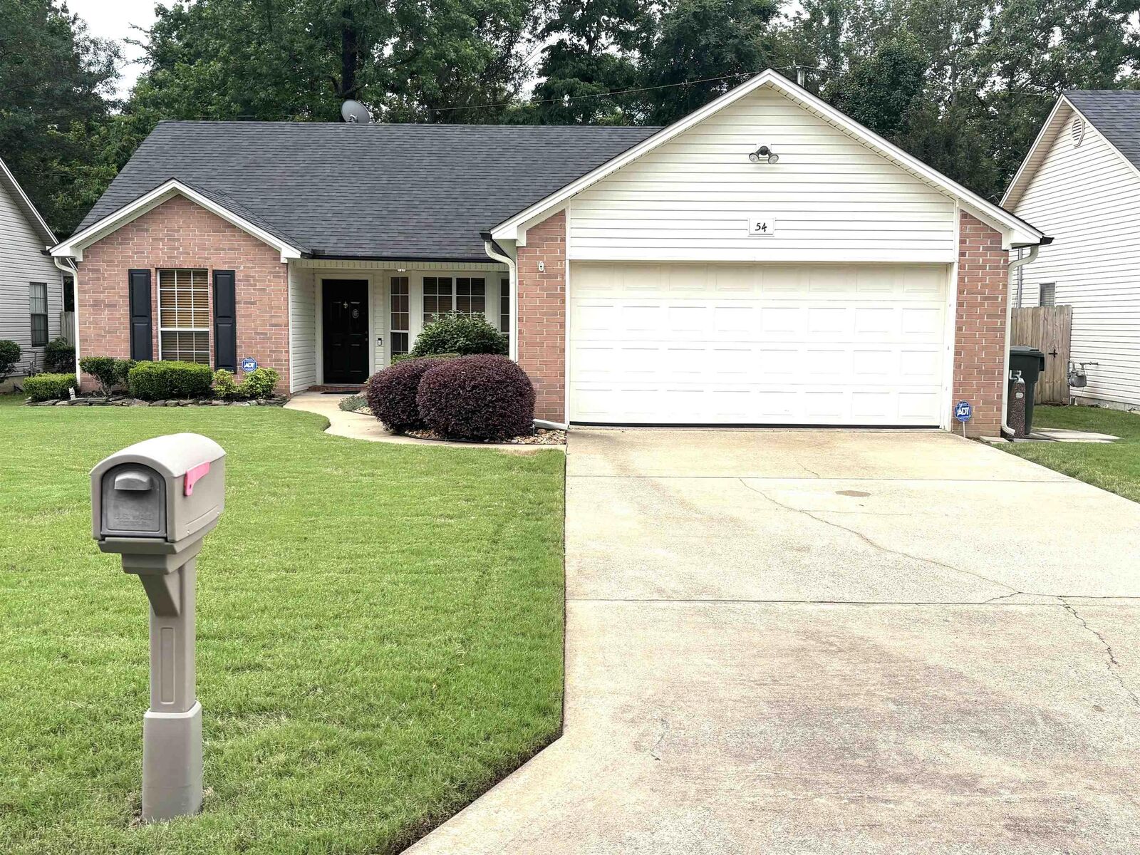 Property Photo:  54 Redleaf Cr.  AR 72210 