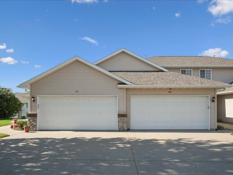 Property Photo: 4413 Derby Drive IA 52302