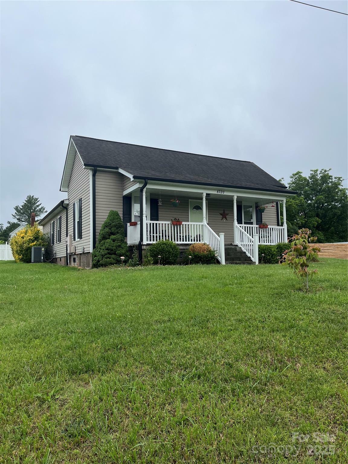 Property Photo: 8720 Lee Street NC 28124