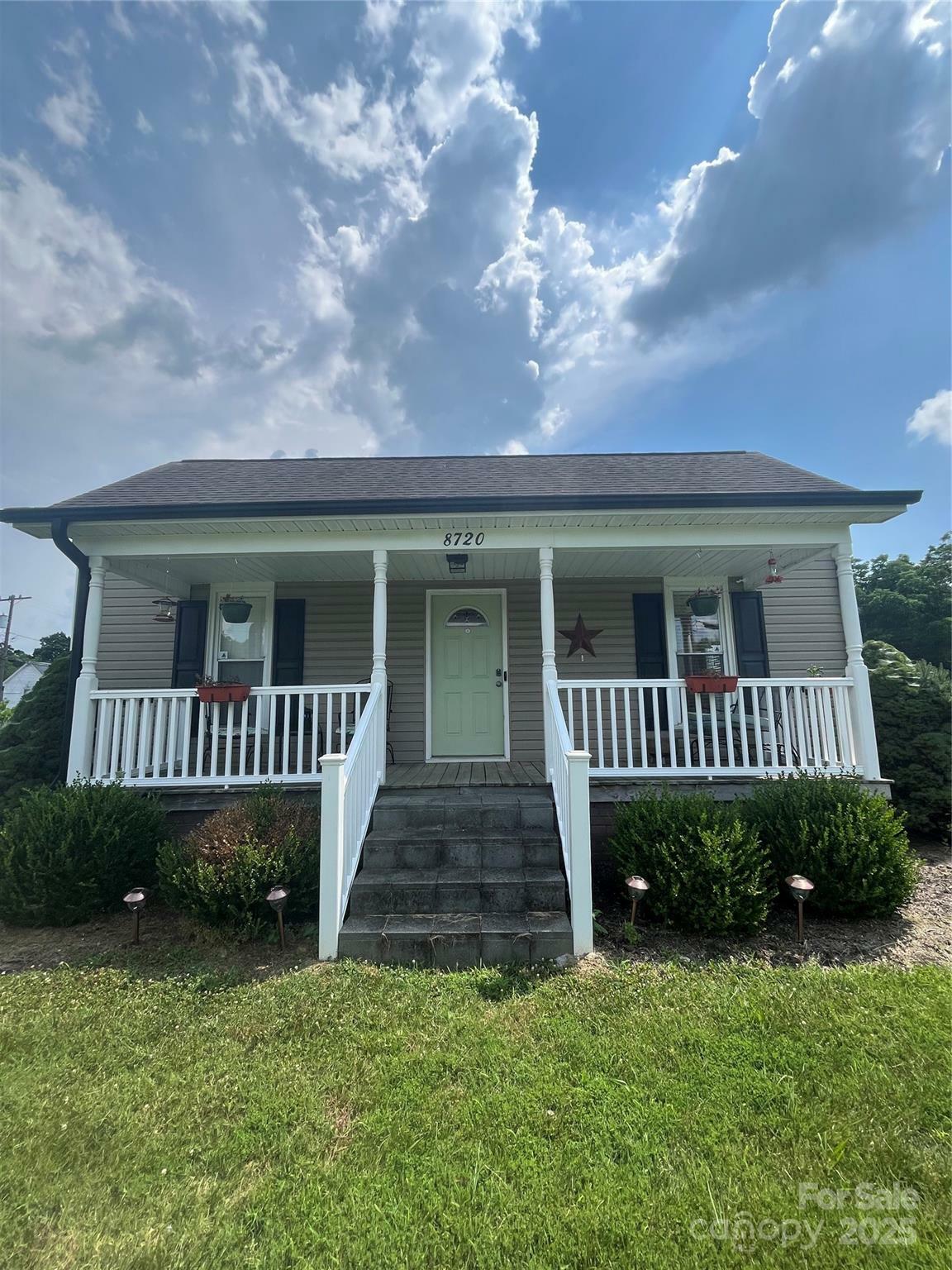 Property Photo: 8720 Lee Street NC 28124