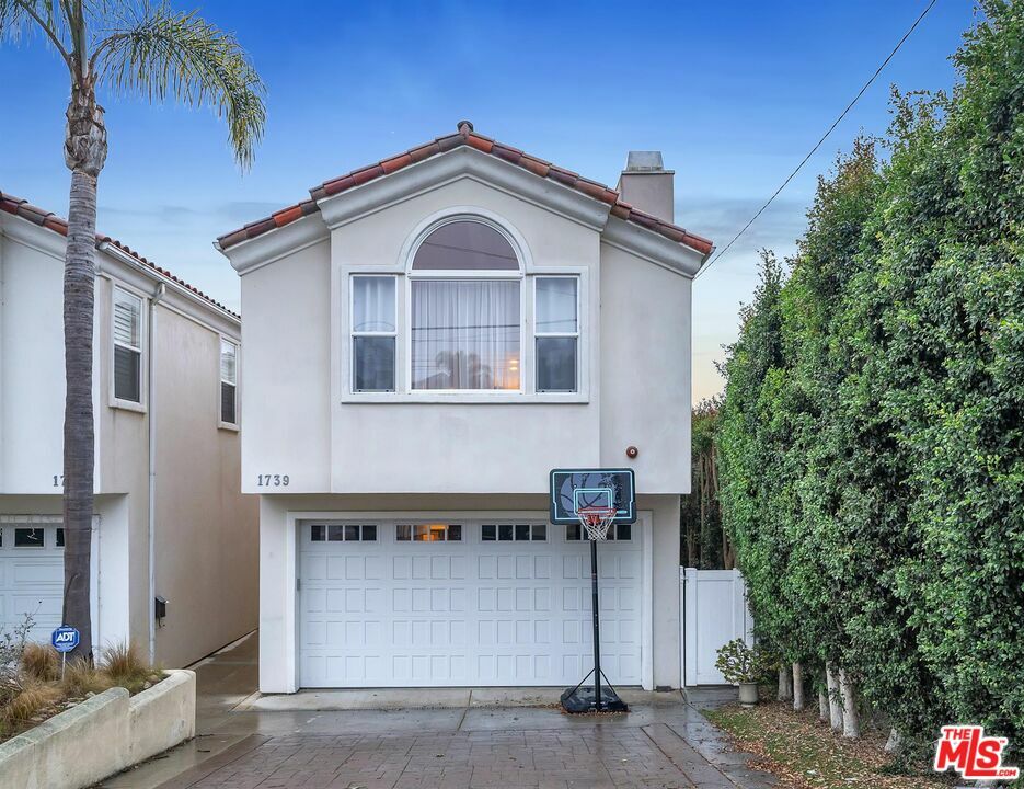Property Photo: 1739 Ford Ave CA 90278