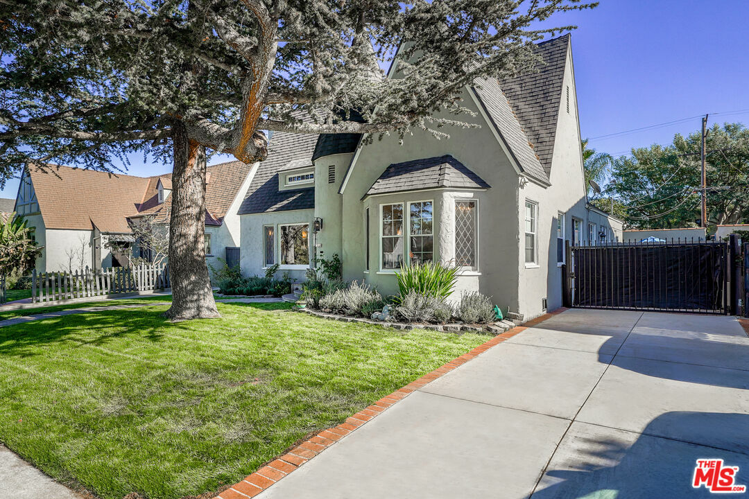 Property Photo: 1218 S Point View St CA 90035