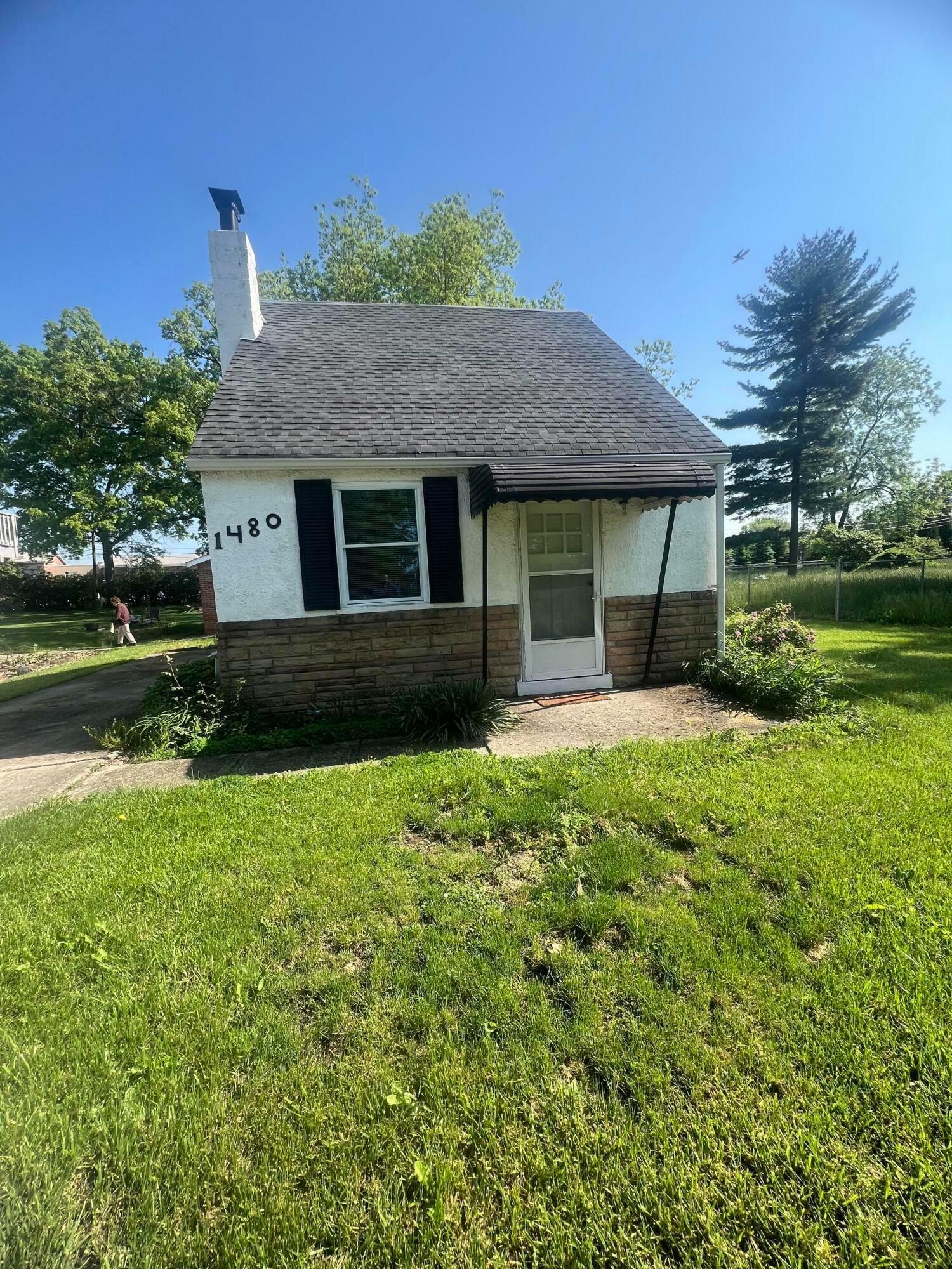 Property Photo: 1480 Marsdale Avenue OH 43223