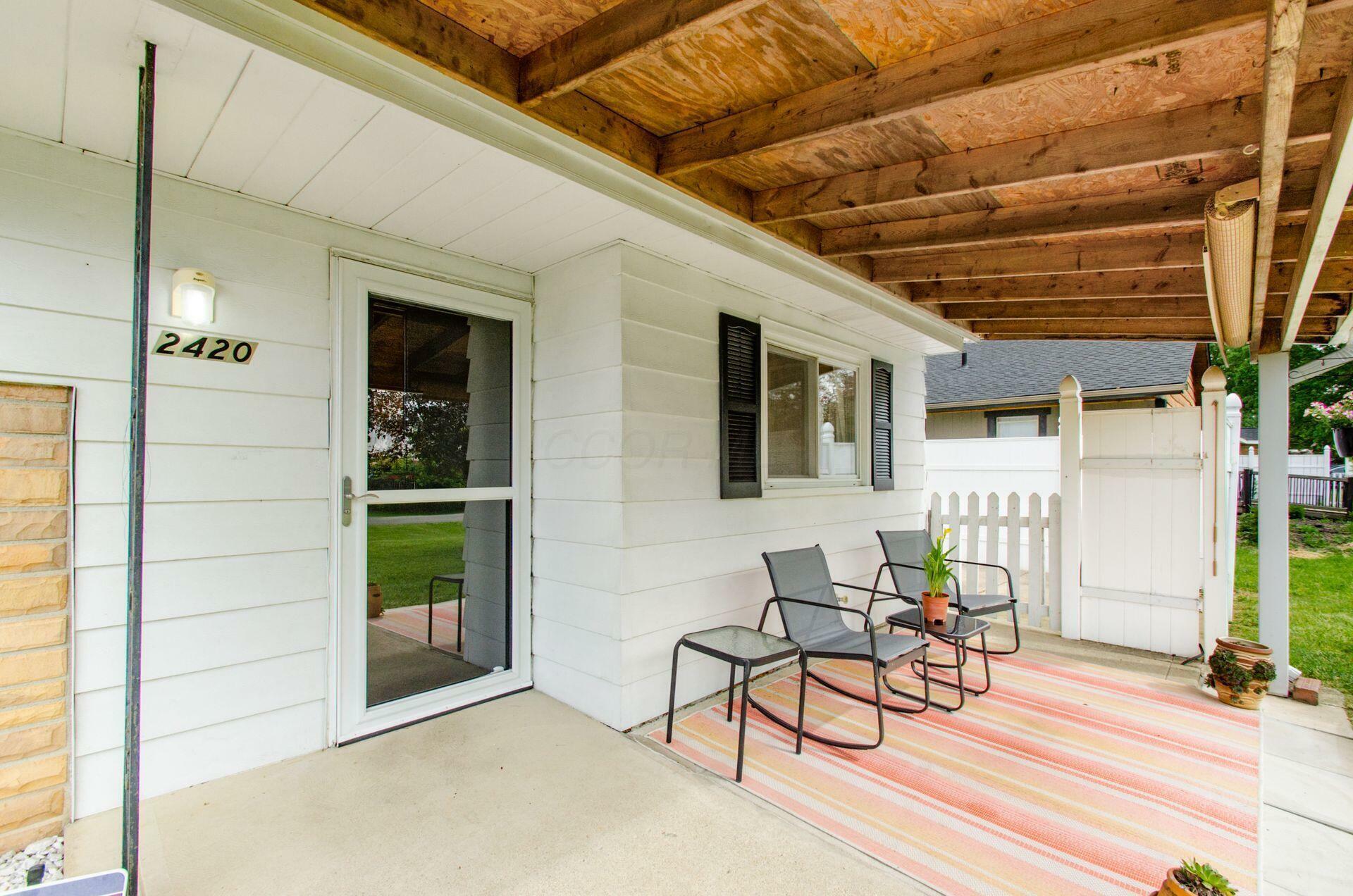 Property Photo:  2420 Ferris Park N Drive  OH 43224 