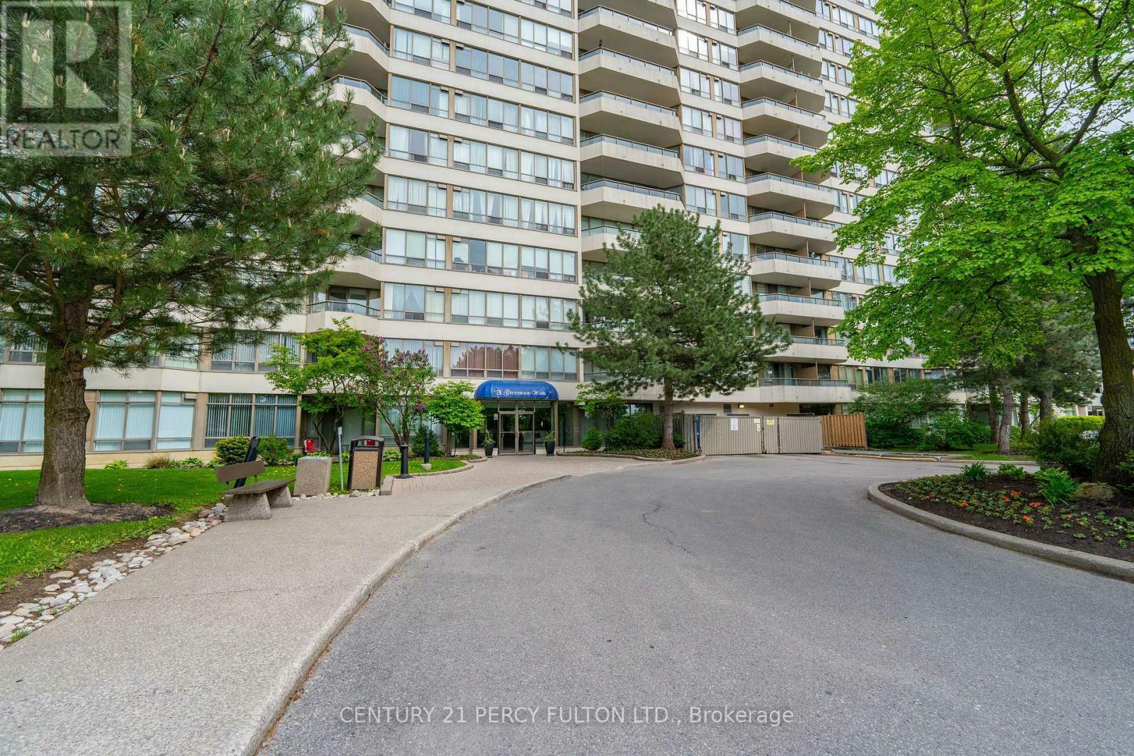 Property Photo:  3 Greystone Walk Drive 925  ON M1K 5J4 