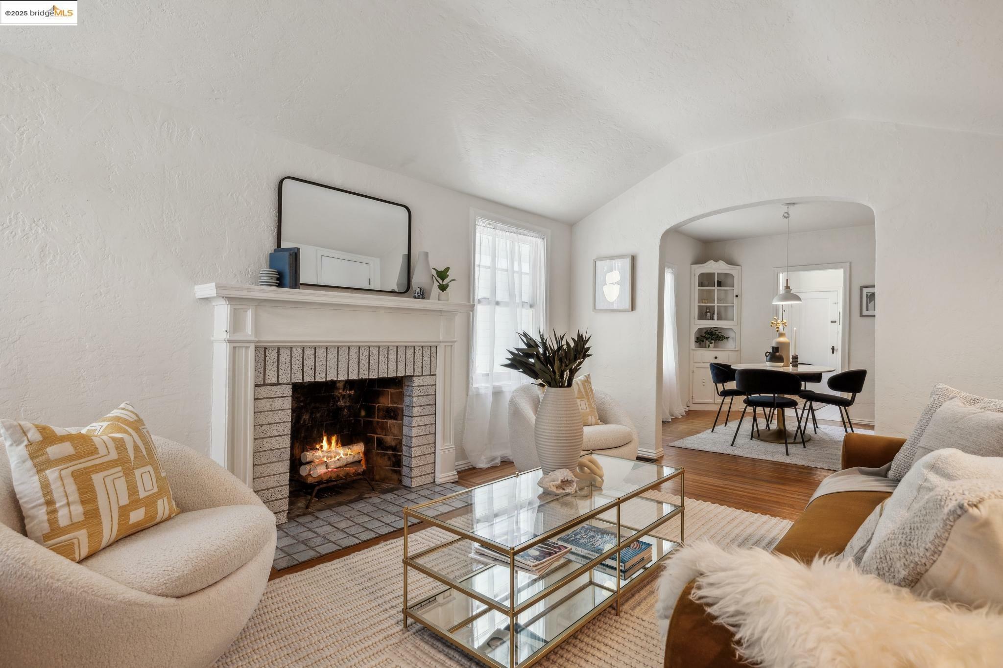 Property Photo: 1128 Evelyn Ave CA 94706