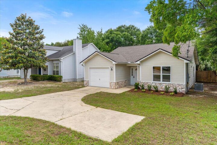 Property Photo: 2932 Stillwell Boulevard FL 32539
