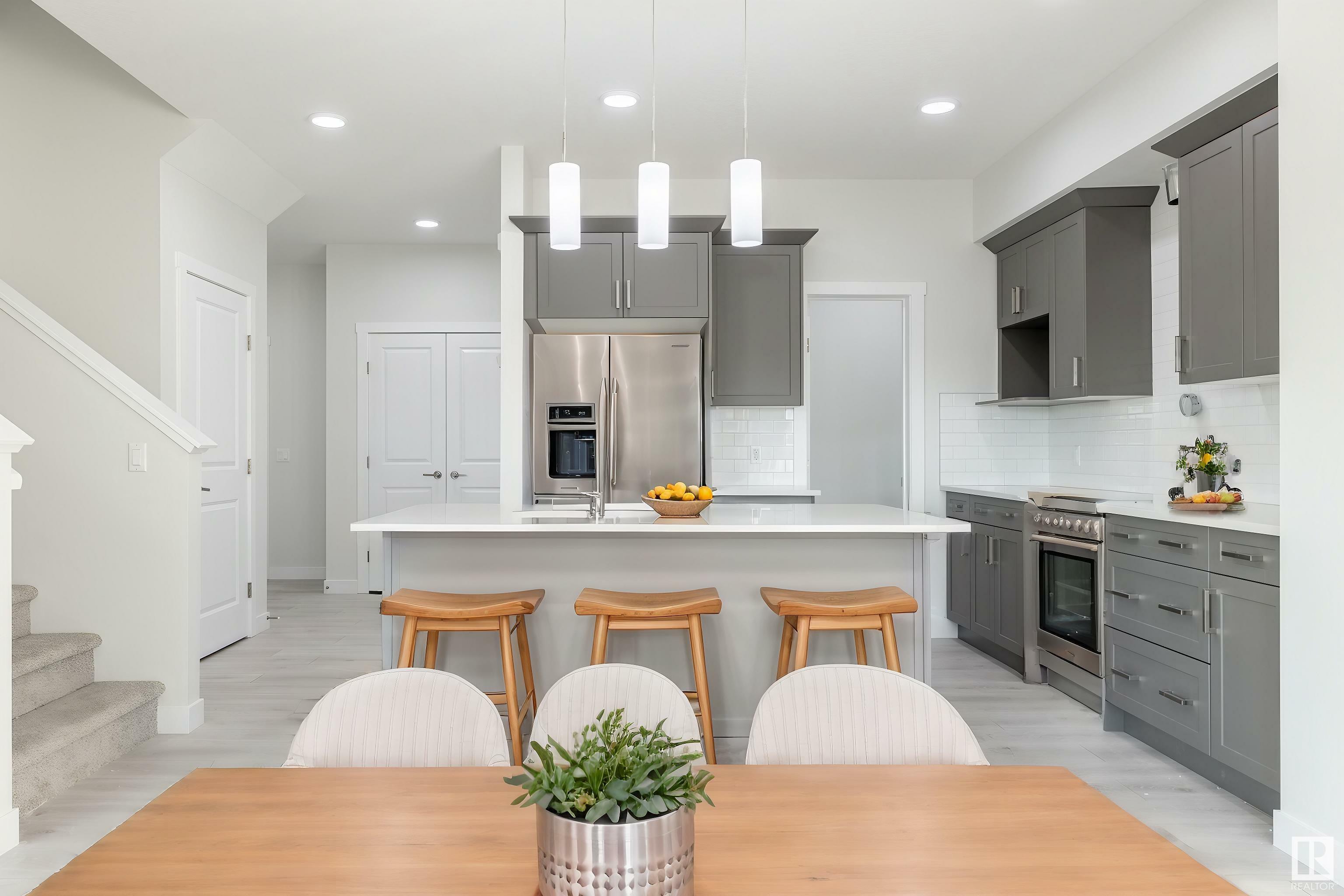 Property Photo: 5264 Kinney Place SW AB T6M 3B5