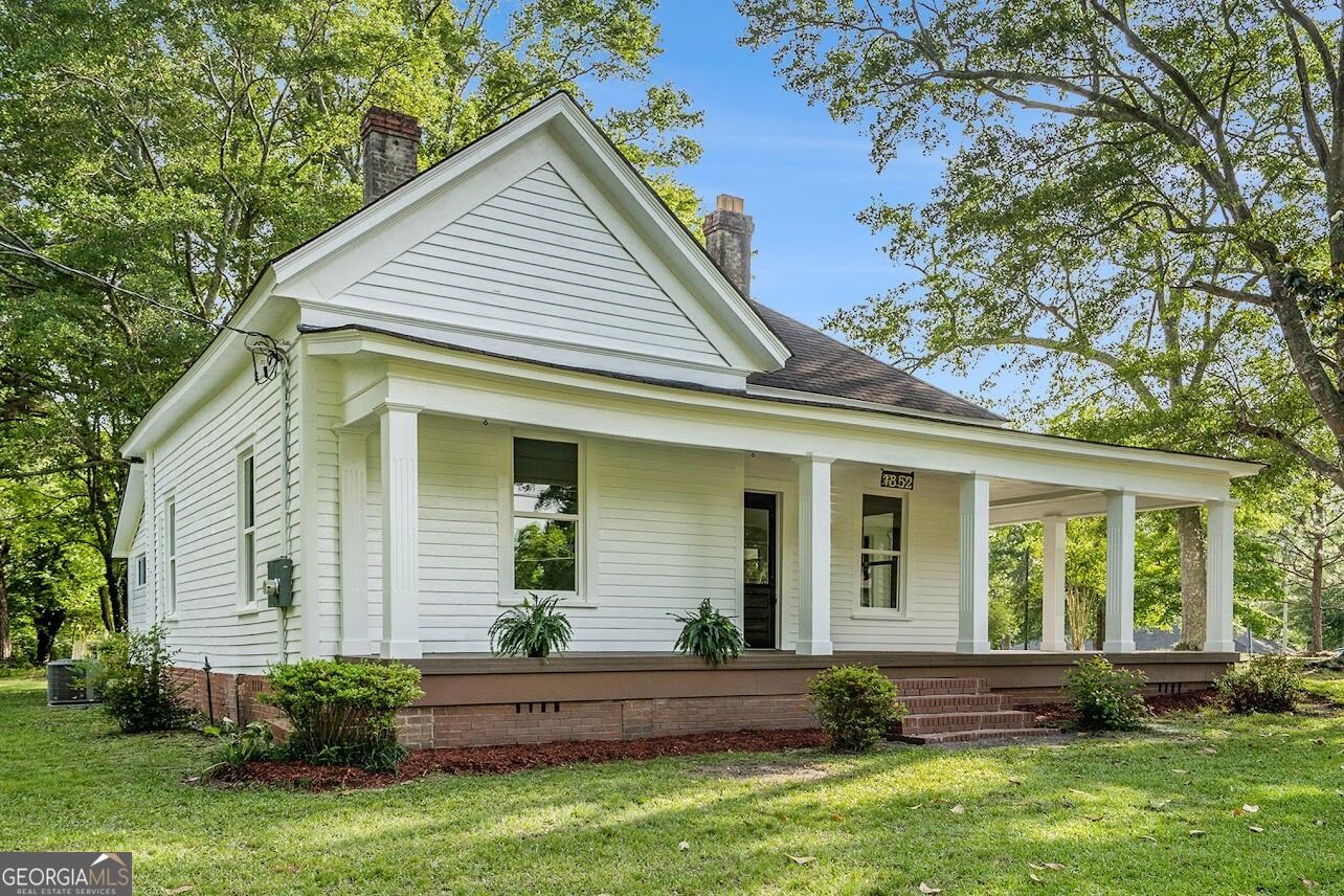 Property Photo:  1852 Burwell Road  GA 30117 