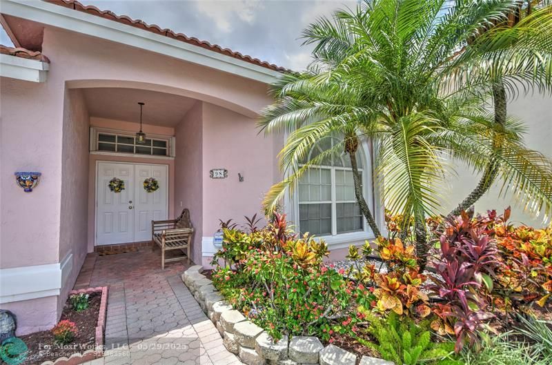 Property Photo: 98 Gables Blvd FL 33326