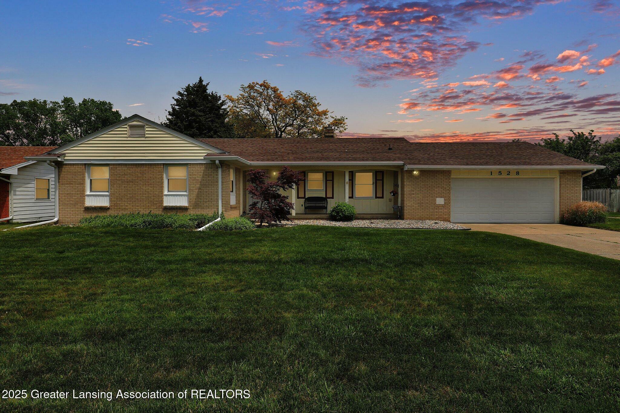 1528 Briarwood Drive  Lansing MI 48917 photo