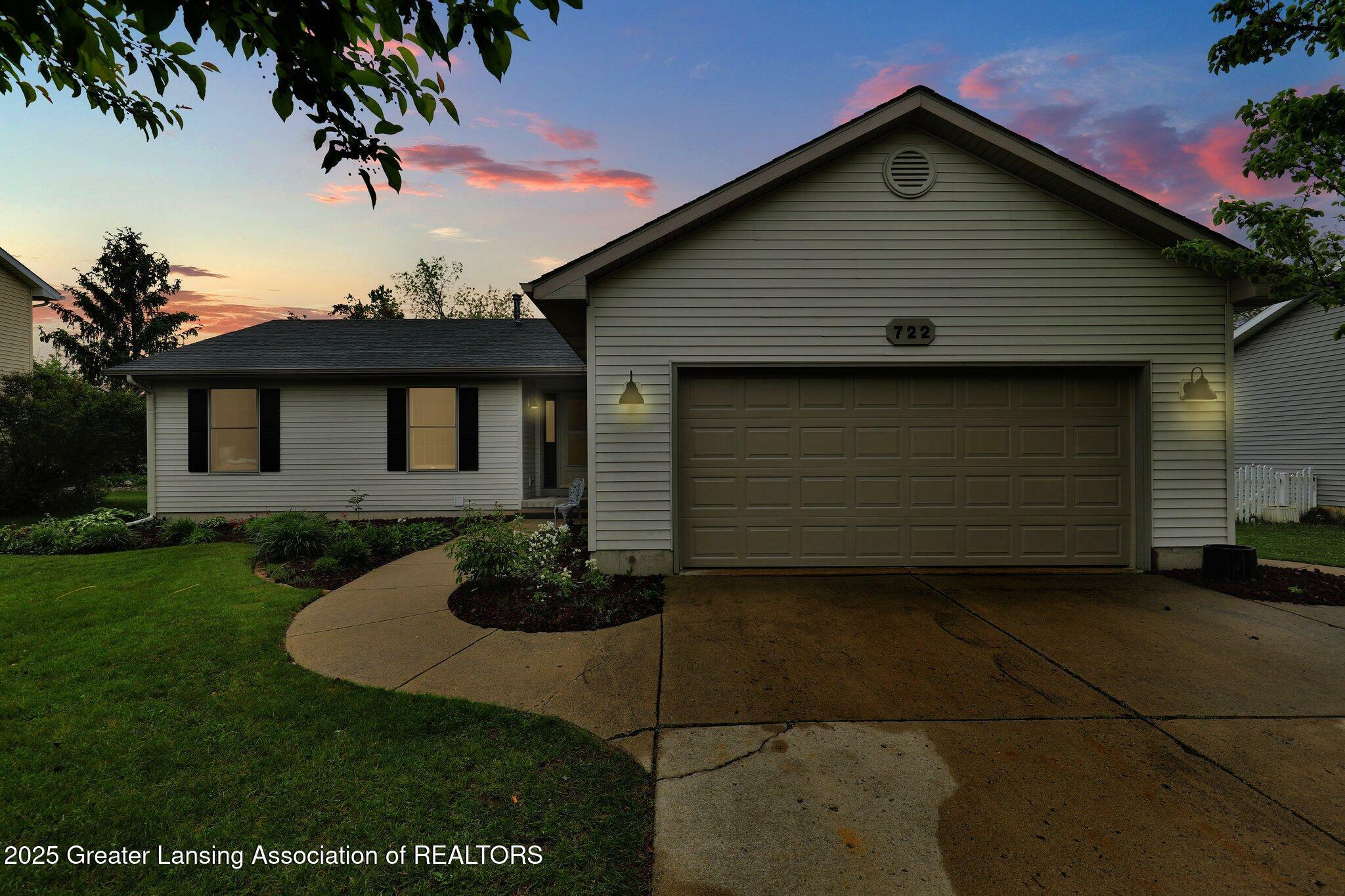 722 Fieldview Drive  Grand Ledge MI 48837 photo