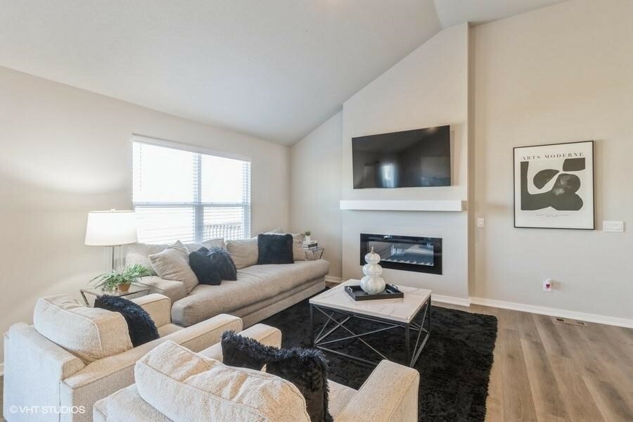 Property Photo: 14225 Walnut Meadows Drive IA 50323