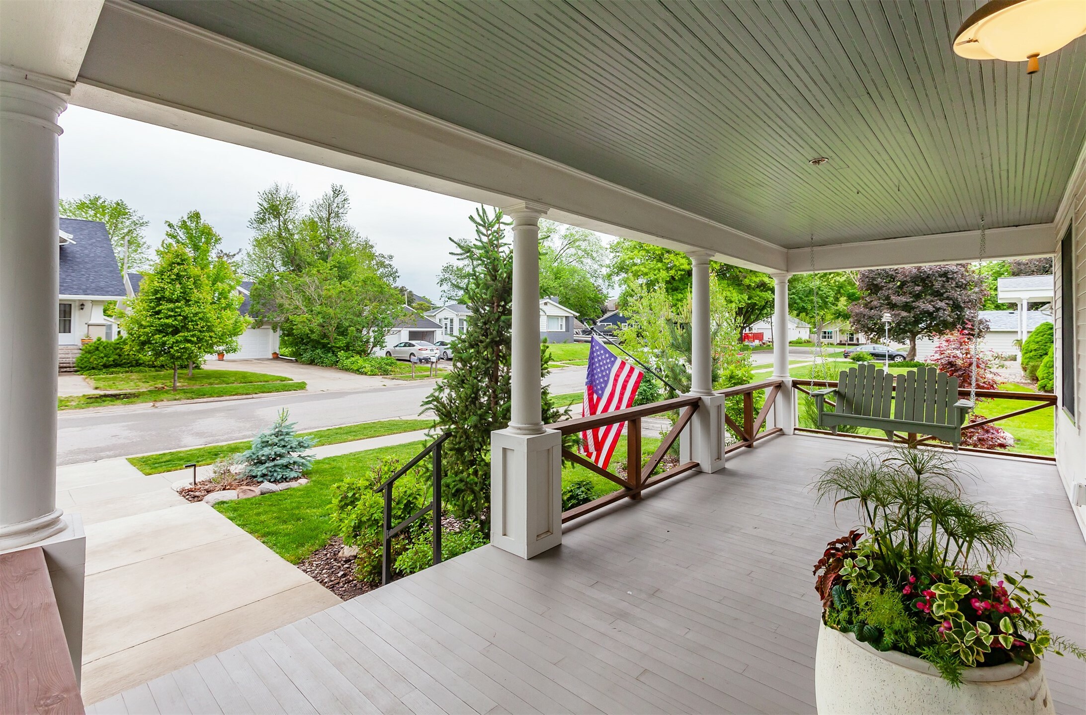 Property Photo: 306 N 1st Avenue IA 50124