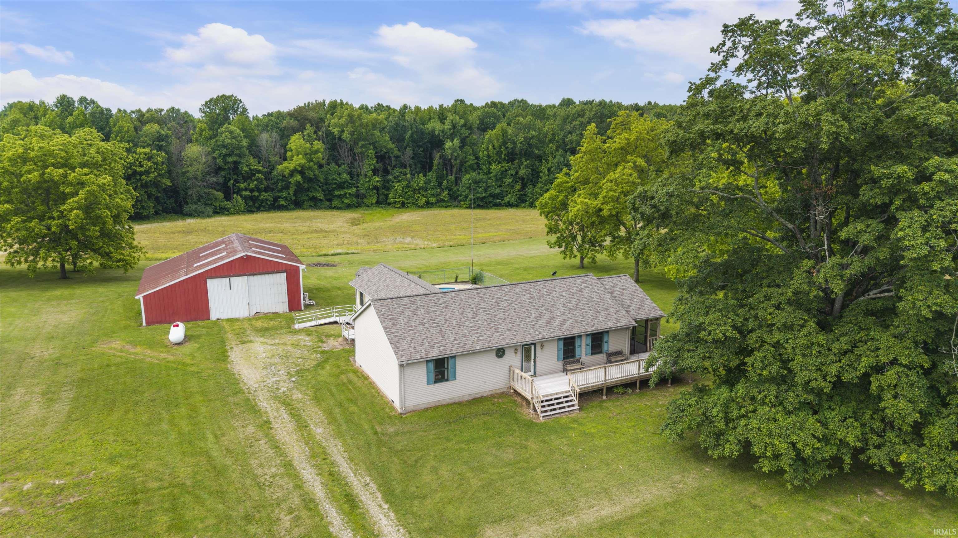 Property Photo: 3181 W Eureka Road IN 47635-8514