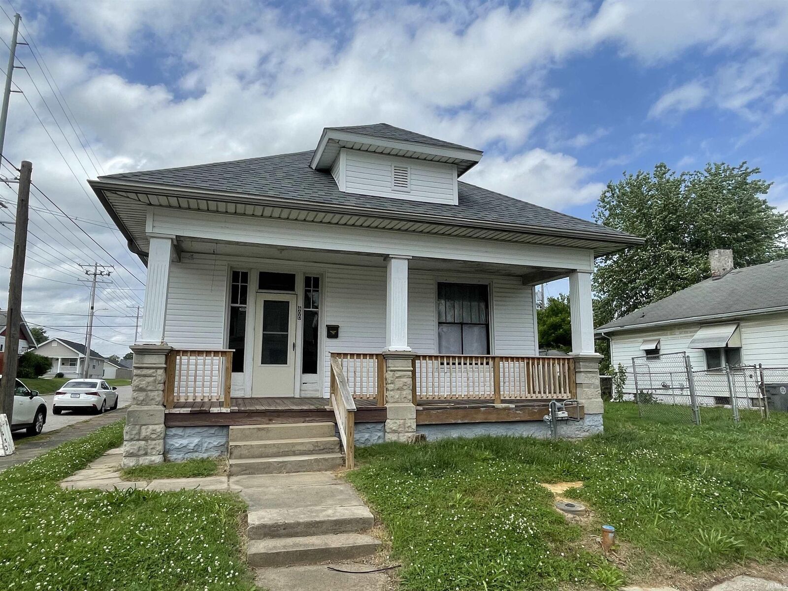 Property Photo:  800 E Virginia Street  IN 47711-5654 