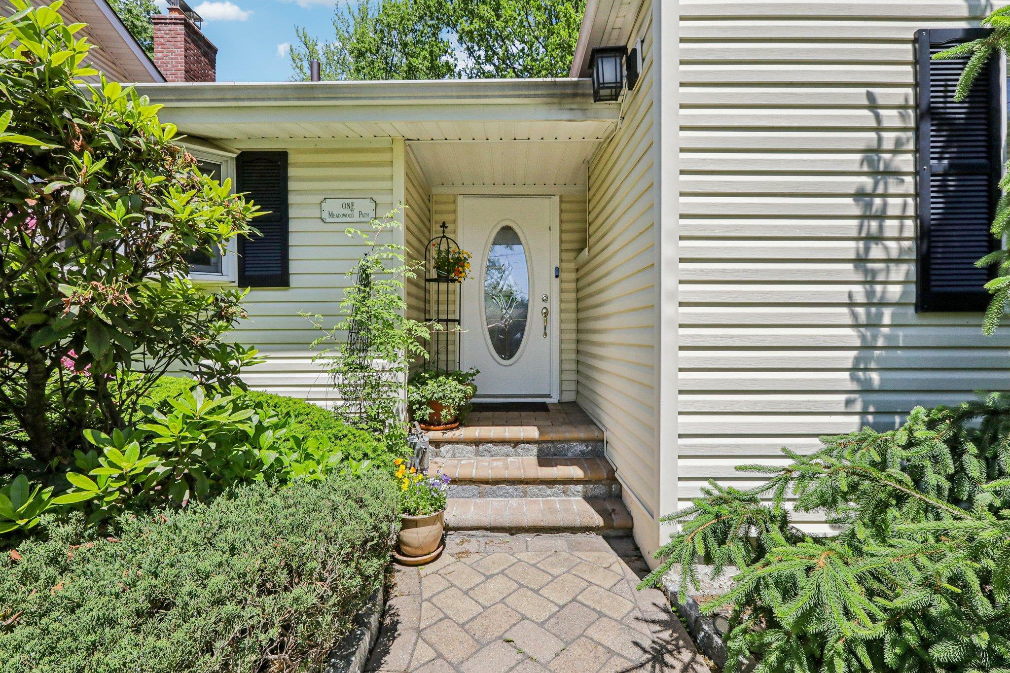 Property Photo: 1 Meadowood Path NY 10804