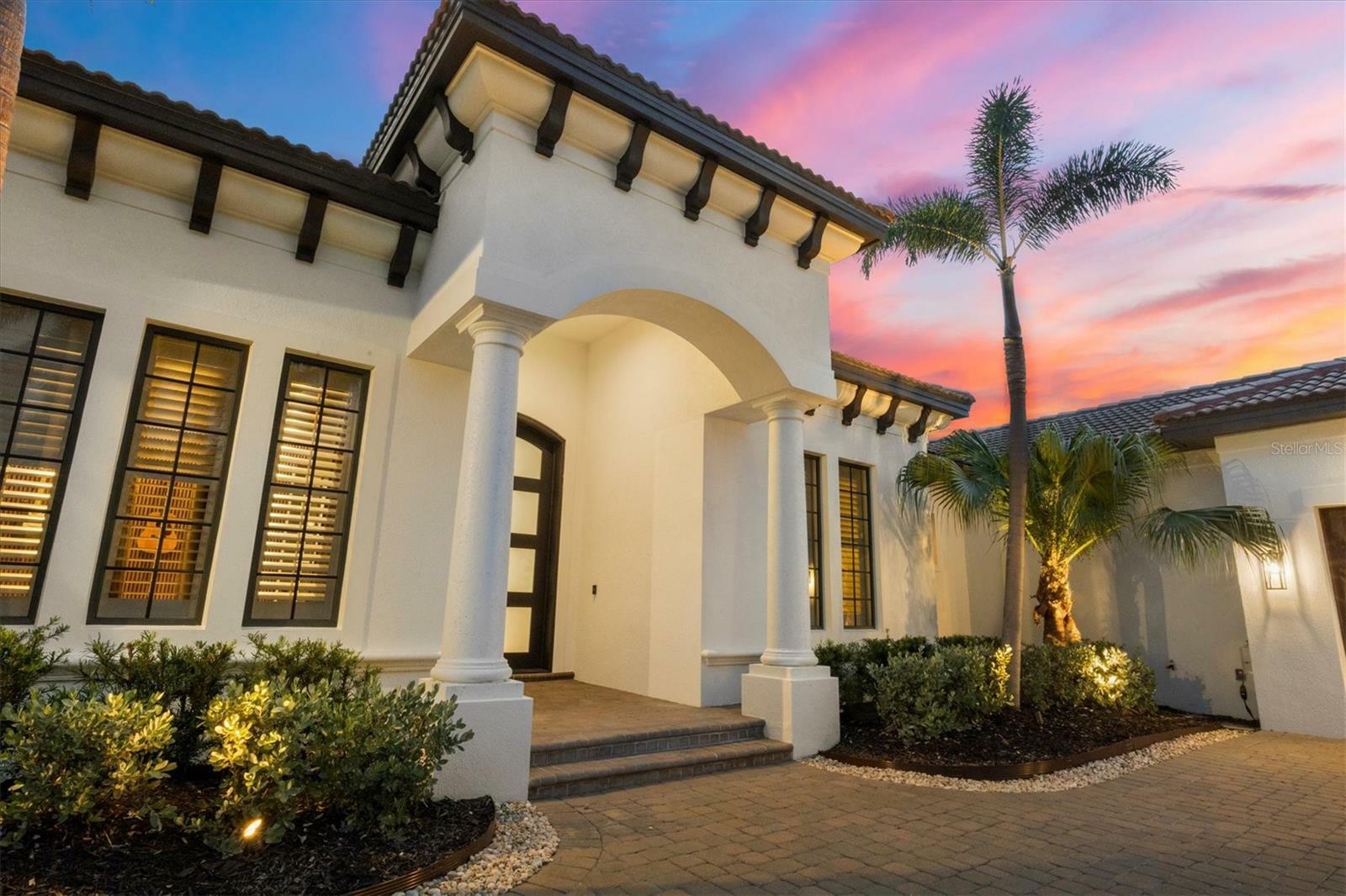 Property Photo:  8312 Catamaran Circle  FL 34202 