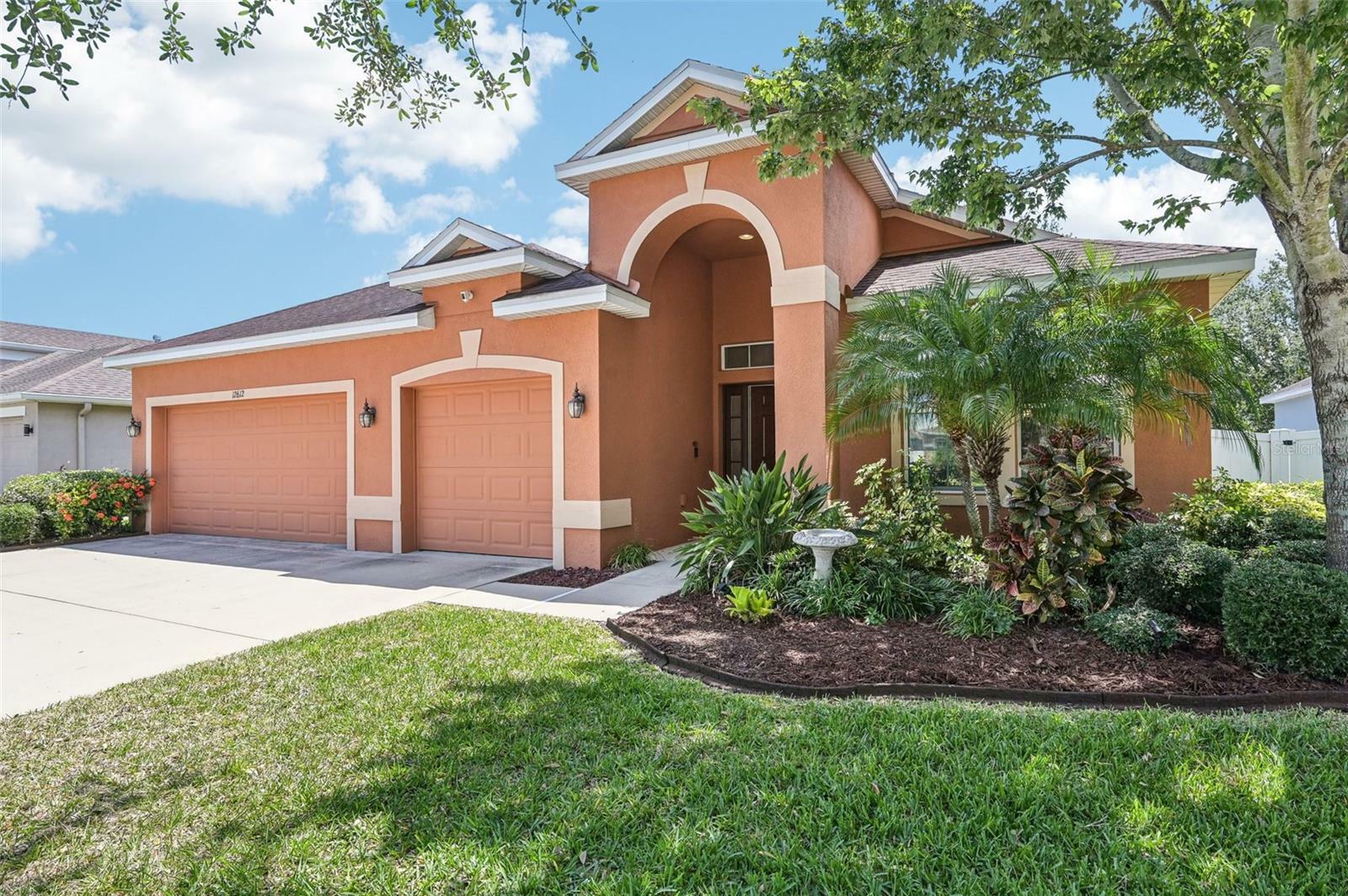 Property Photo: 12612 Avelar Creek Drive FL 33578