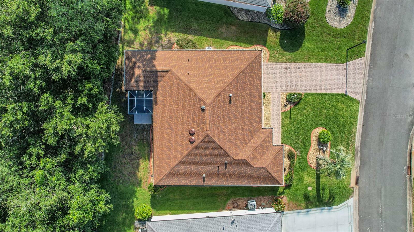 Property Photo: 2766 Privada Drive FL 32162