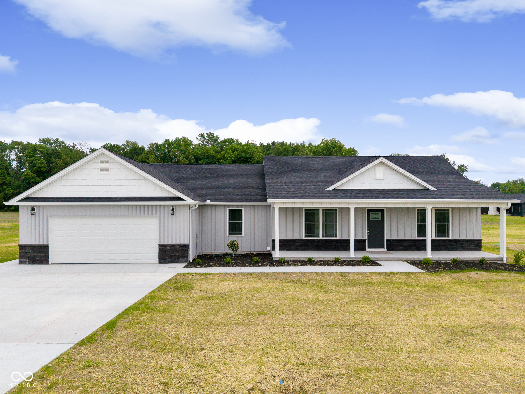 Property Photo:  10077 N County Road 1150 E  IN 47274 