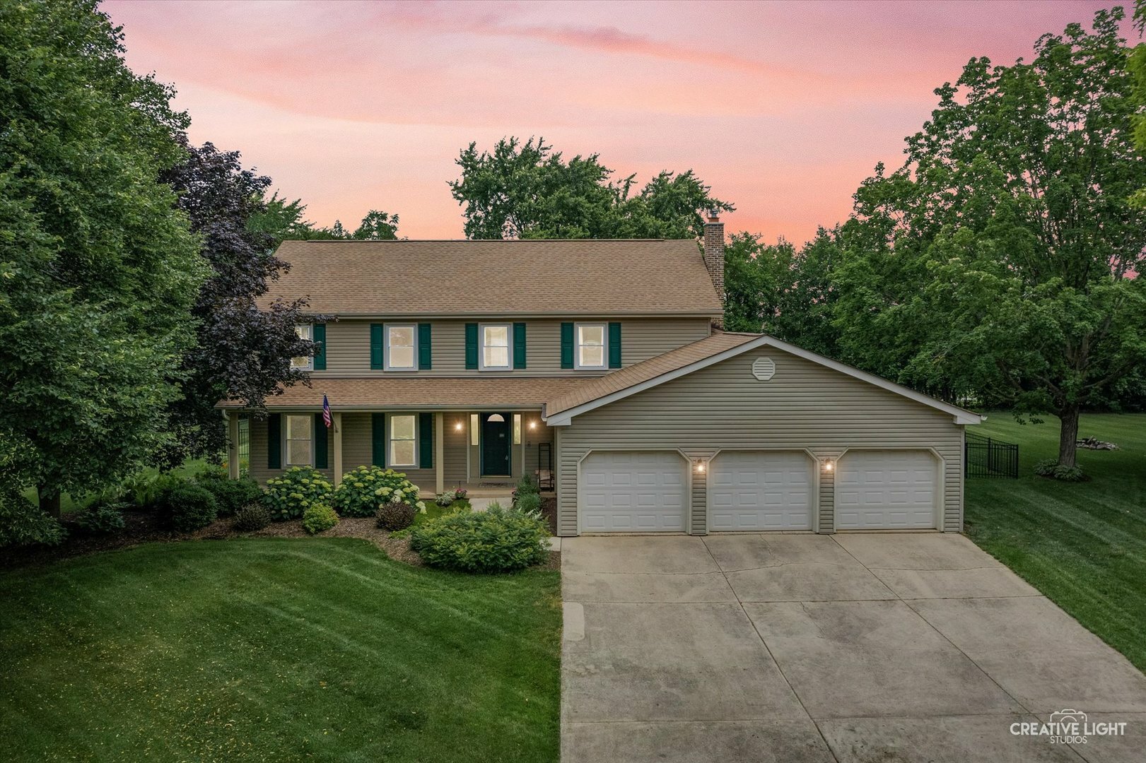 Property Photo: 140 Crystal Lane IL 60103