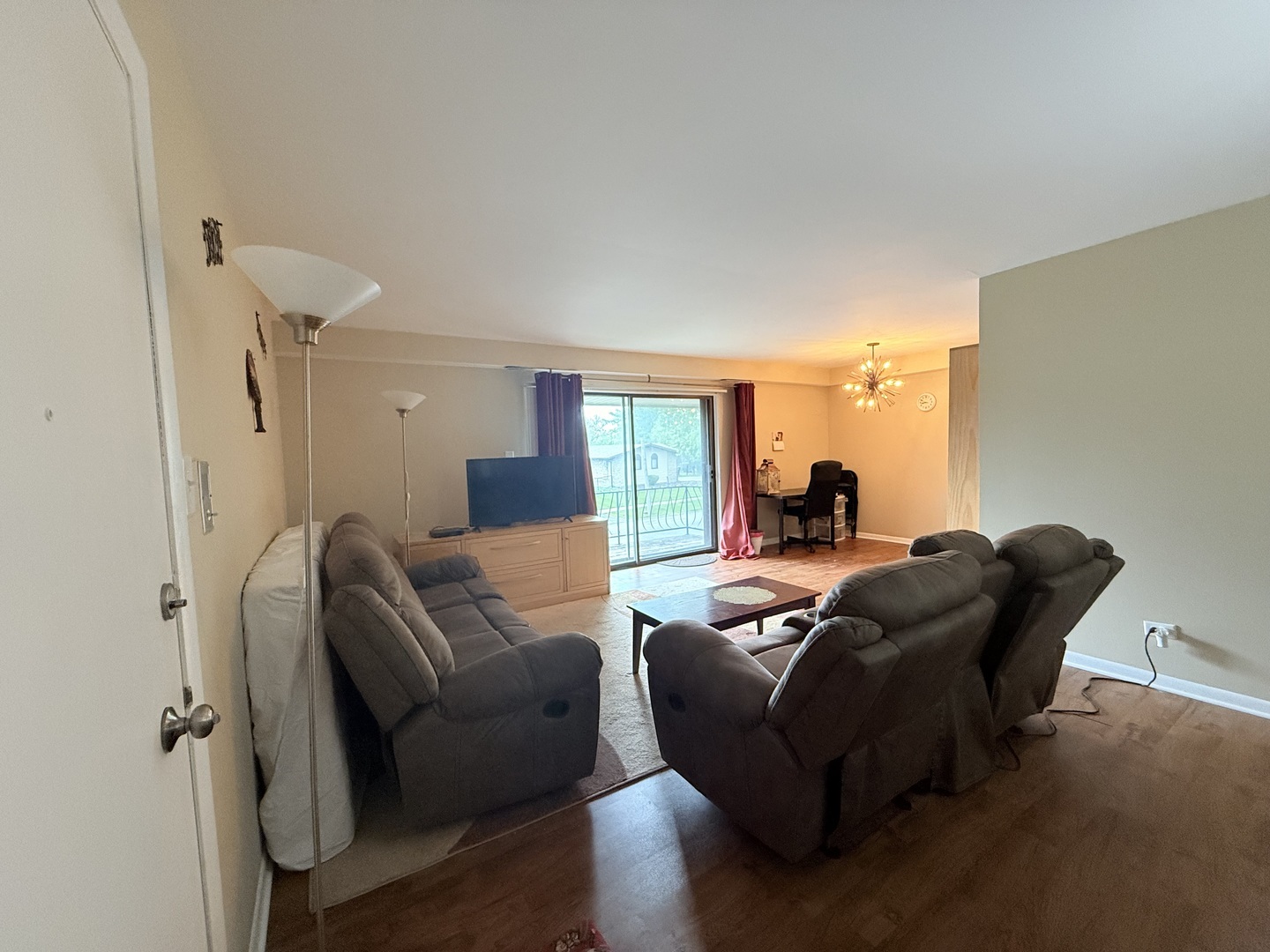 Property Photo: 22633 Pleasant Drive 11B IL 60471