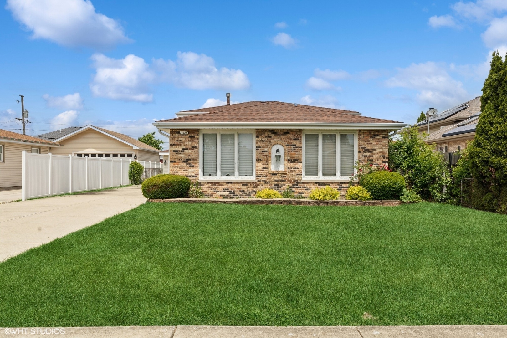 Property Photo:  5738 W 88th Street  IL 60453 