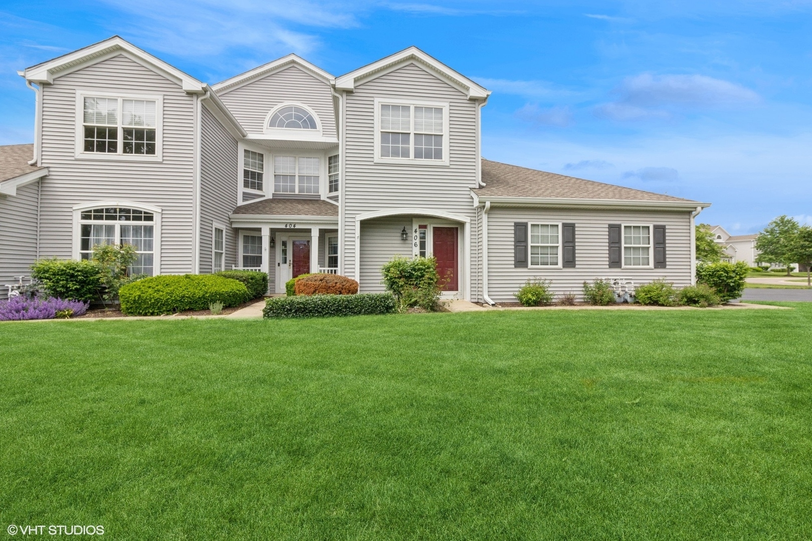 Property Photo: 406 Cascade Lane 406 IL 60543