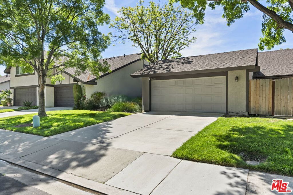 Property Photo: 16824 Shinedale Drive CA 91387