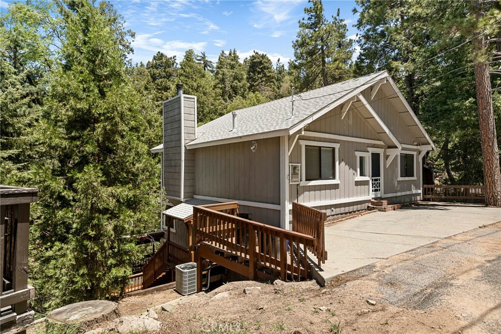 Property Photo: 1080 Chateau Drive CA 92325