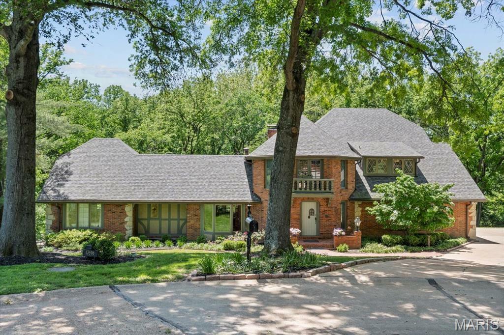 13596 Kings Glen Drive  St Louis MO 63131 photo