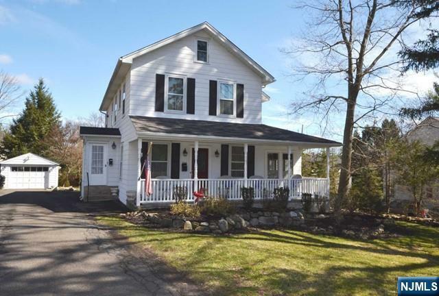 Property Photo:  104 North Avenue 2nd Fl  NJ 07656 