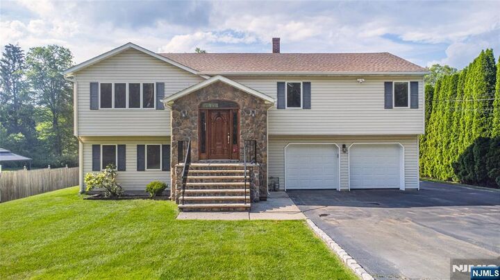 36 Bellows Lane  Montville Township NJ 07082 photo