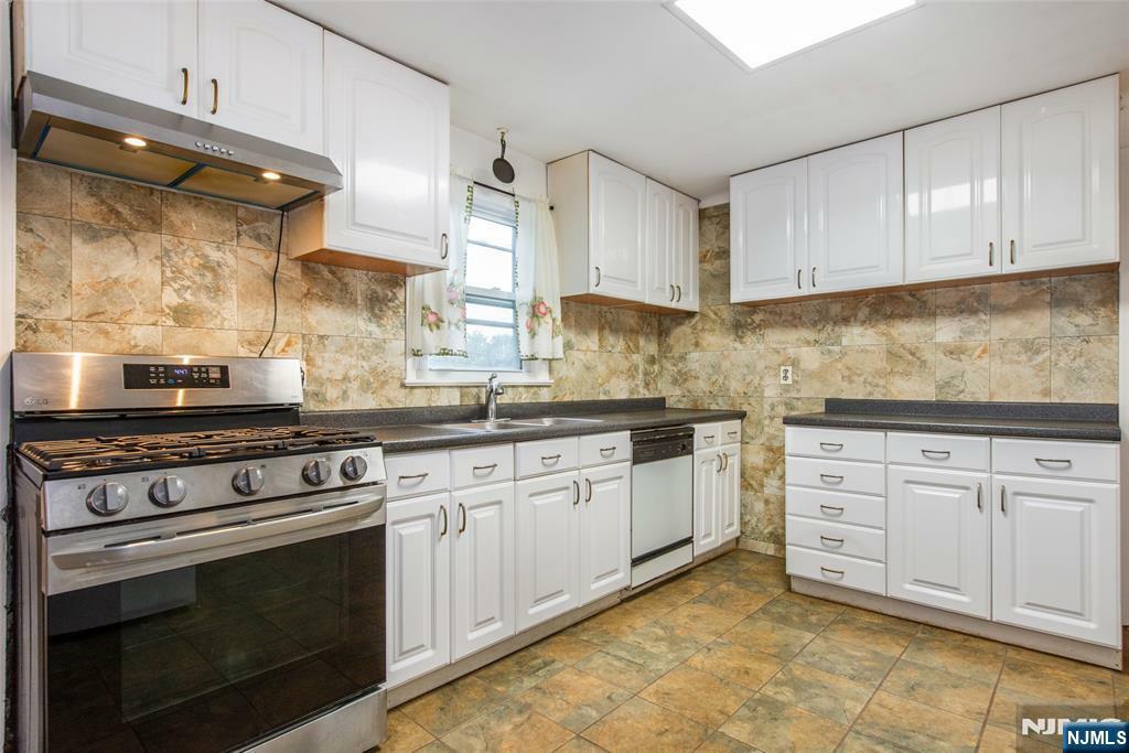 Property Photo: 33 Lorelei Road NJ 07052