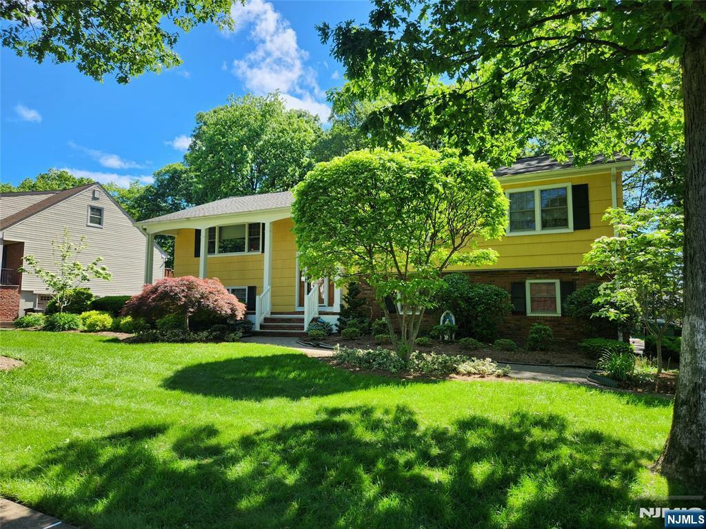 Property Photo: 10 Lyncrest Drive NJ 07652