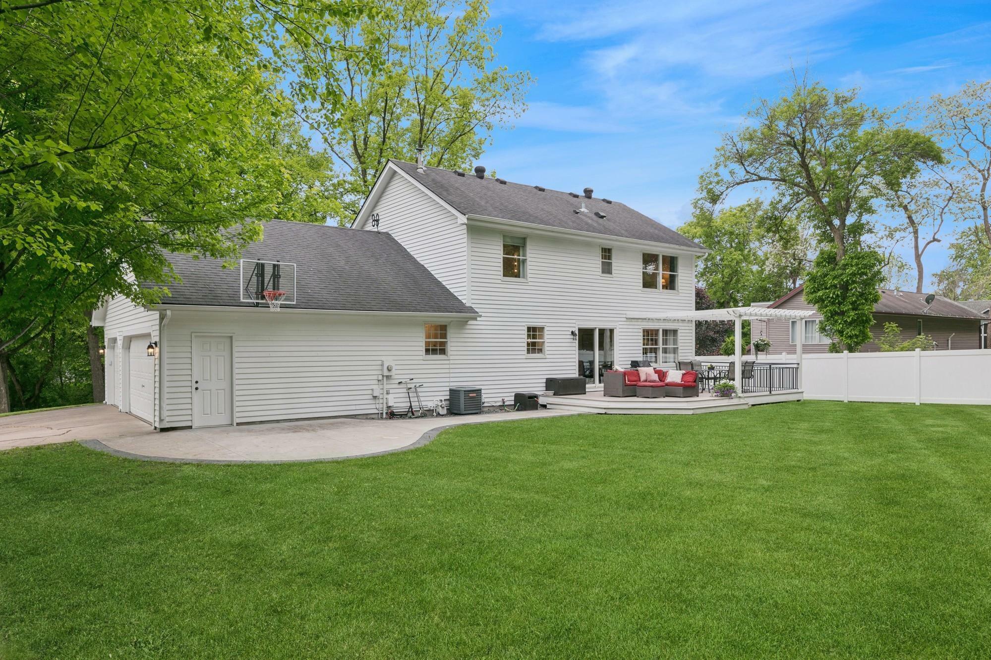 Property Photo: 507 Willow Creek Lane MN 55313
