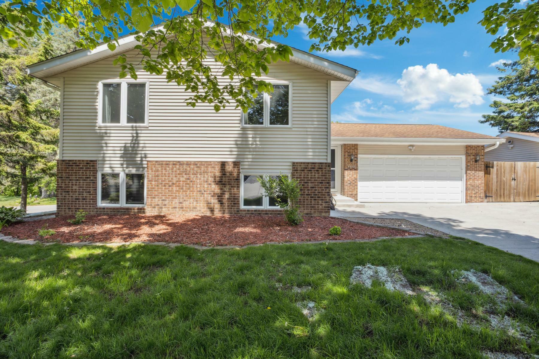 Property Photo: 1112 Gabbert Circle MN 55123