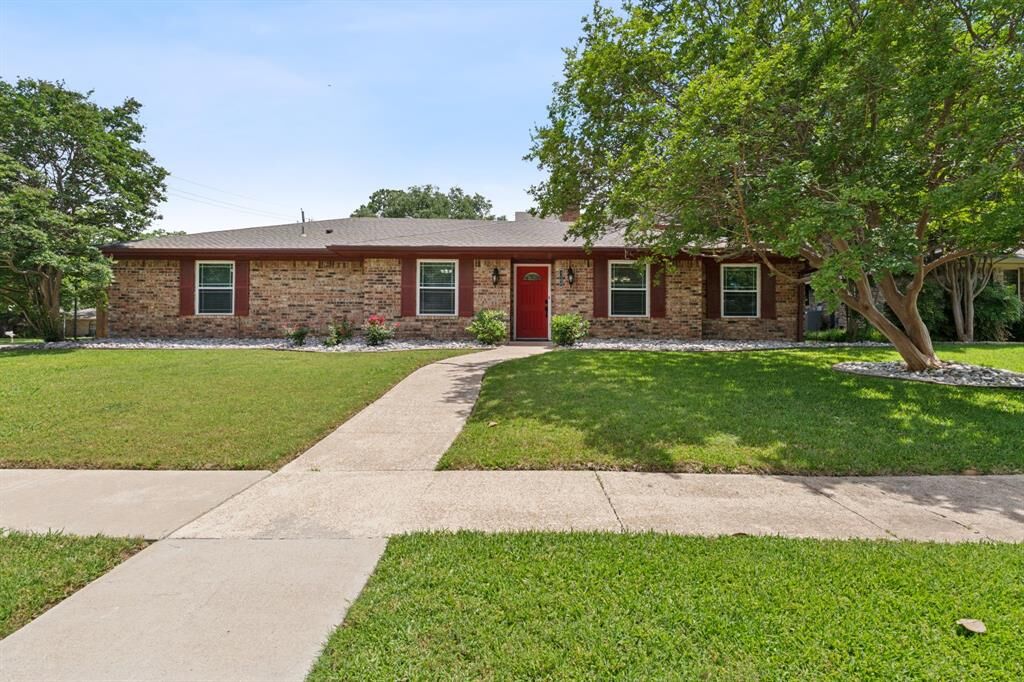 Property Photo: 3100 Jomar Drive TX 75075