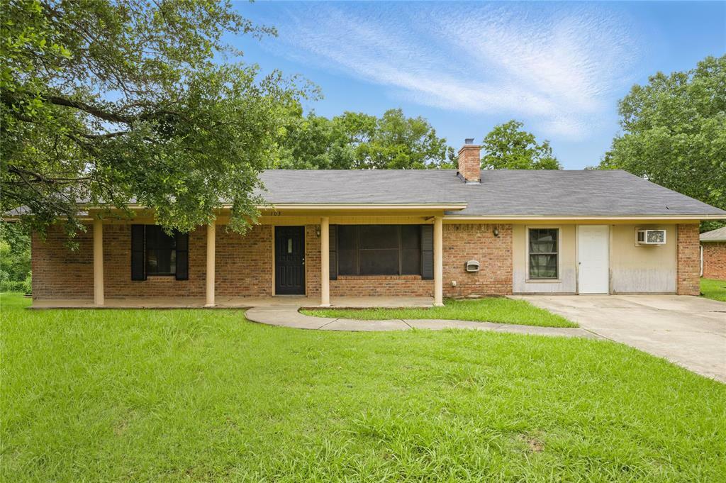 Property Photo: 103 Westowne Drive TX 75432