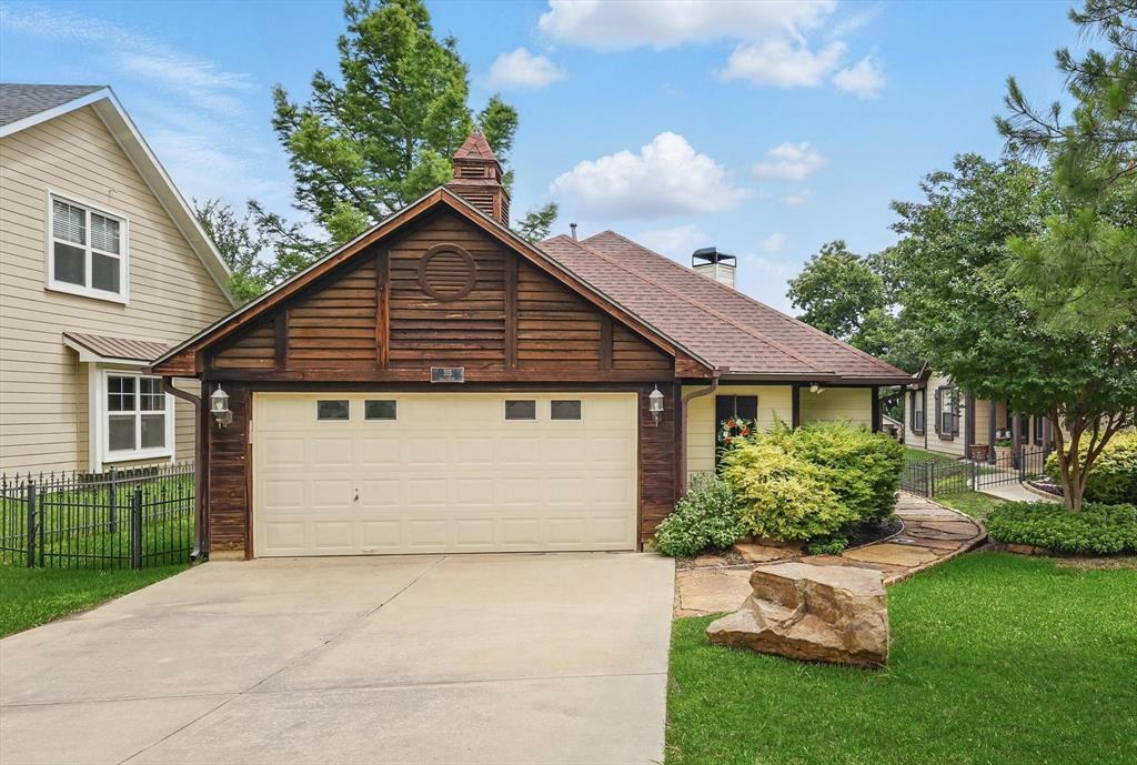 Property Photo: 315 Collins Street TX 76226