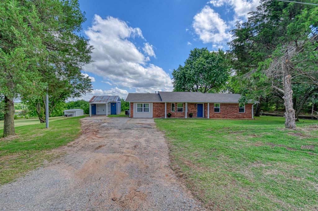 Property Photo: 272 W Water Front Drive OK 73067