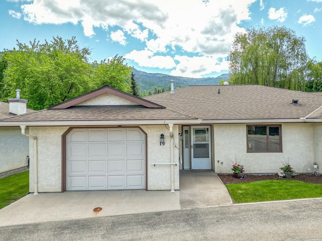 151 8 Avenue SW 10  Salmon Arm BC V1E 1B9 photo