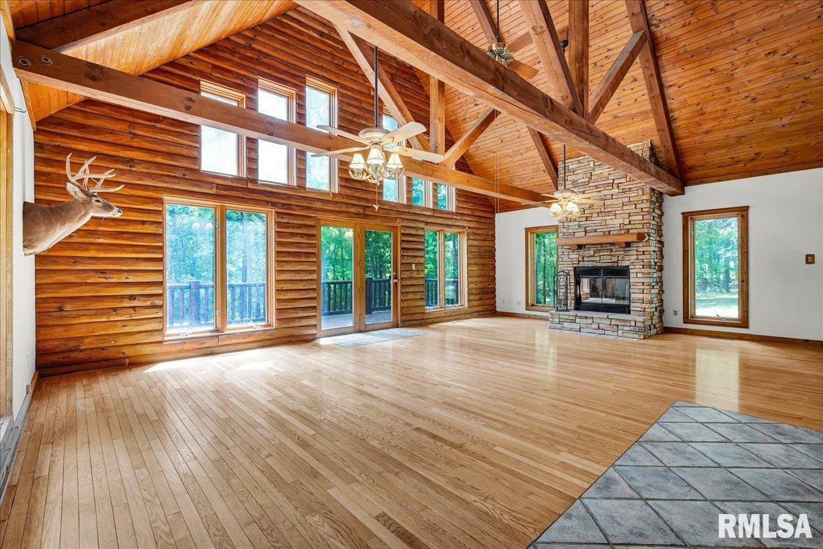 Property Photo: 983 Oak Crest Drive IL 61375