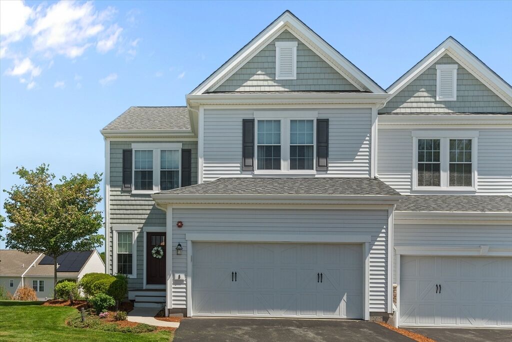 Property Photo: 5 Redwood Path 5 MA 01748