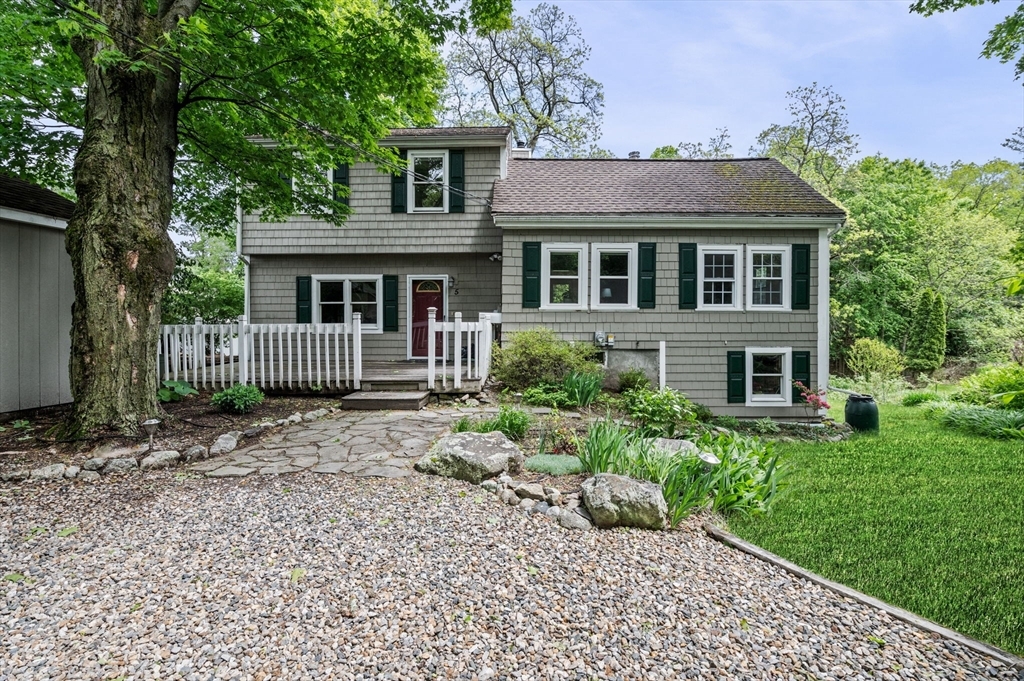 Property Photo:  5 Emery Ct  MA 02180 