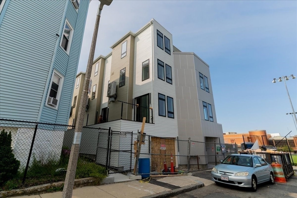 Property Photo:  29 Woodford St - 2  MA 02125 